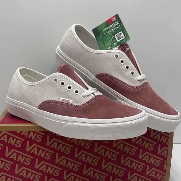 Vans WMNS Authentic
Pig Suede Withered Rose
VN000BW5CHO
Sneakers - Picture 4 of 16
